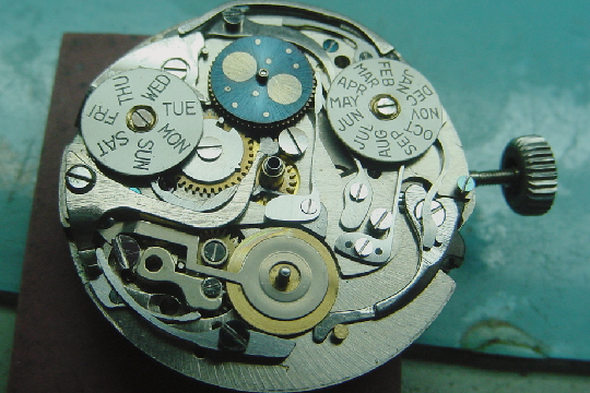 旧式オメガやロレックス修理(リペア・オーバーホール)は、1960年～1970年代の部品が豊富な大阪の岩崎時計店